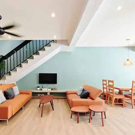 35 Beachhouse Batu Ferringhi 7 Bedroom 7 Bathroom Ev Friendly